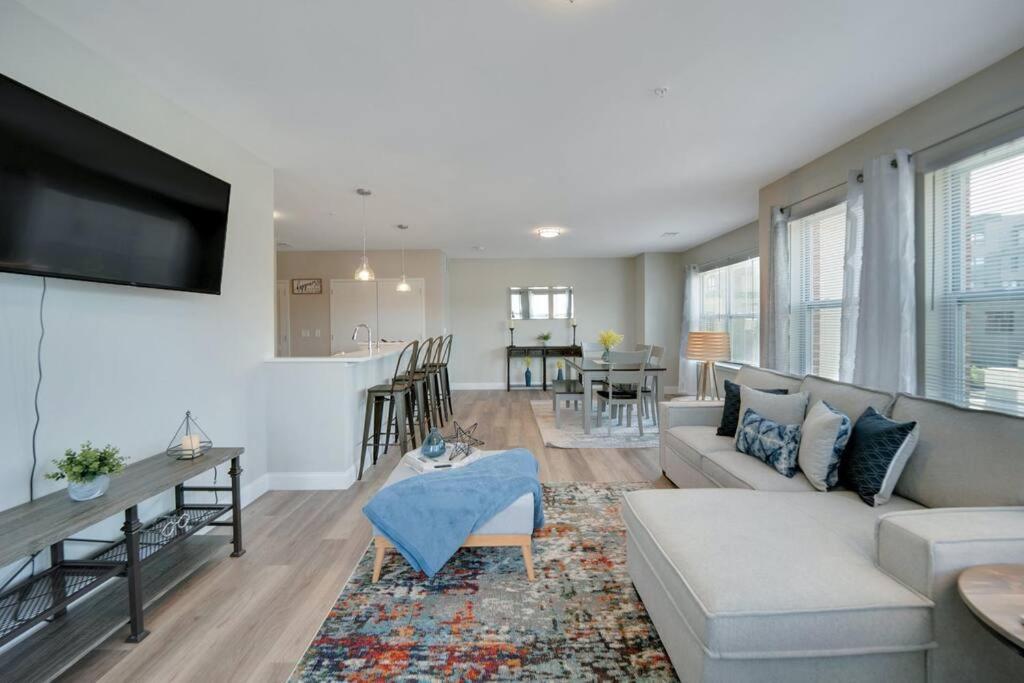 Beautiful 2Br Apt/Ewr Airport/King /Free Parking Newark Exterior photo
