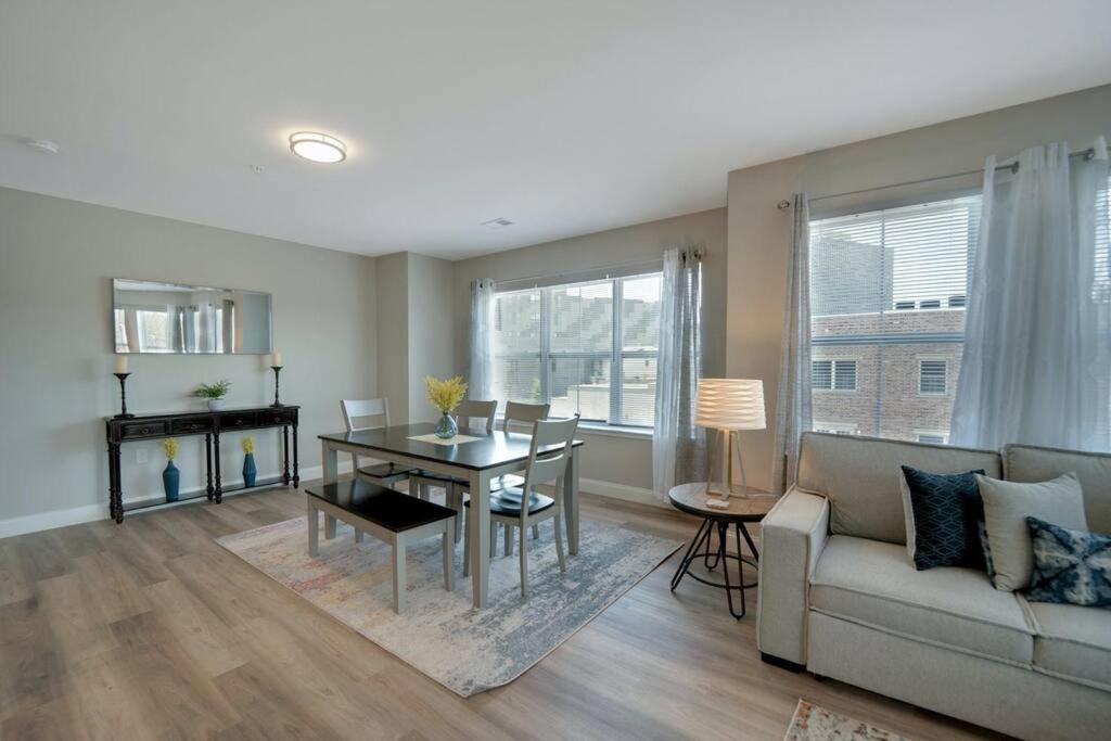 Beautiful 2Br Apt/Ewr Airport/King /Free Parking Newark Exterior photo